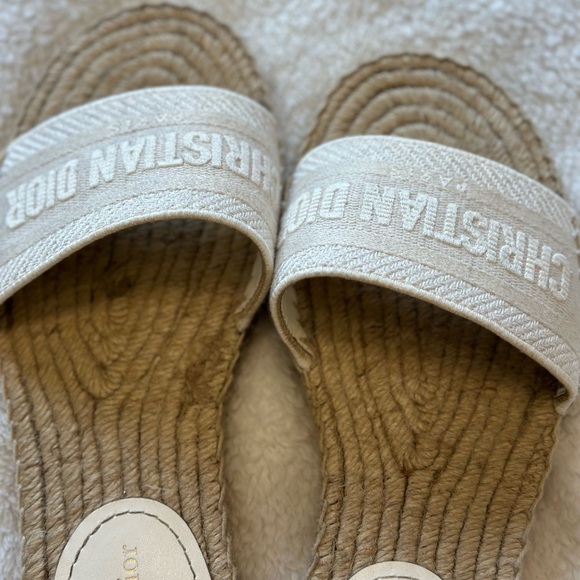Size 41 Christian Dior white slides. - Picture 9 of 16